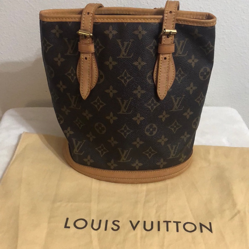Louis Vuitton Shoulder Handbag Bucket